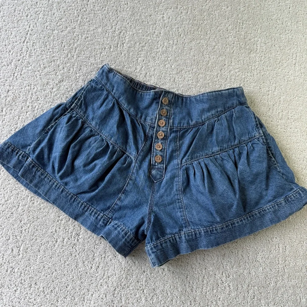 We The Free Fleur Denim Shorts Womens S Blue Ruffle Tiered Button